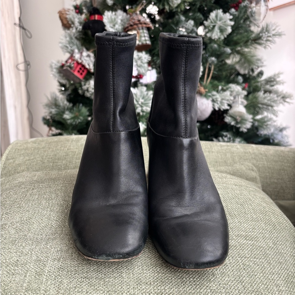 Tory Burch Black Heeled Boots with Gold Logo - Picture 2 of 9